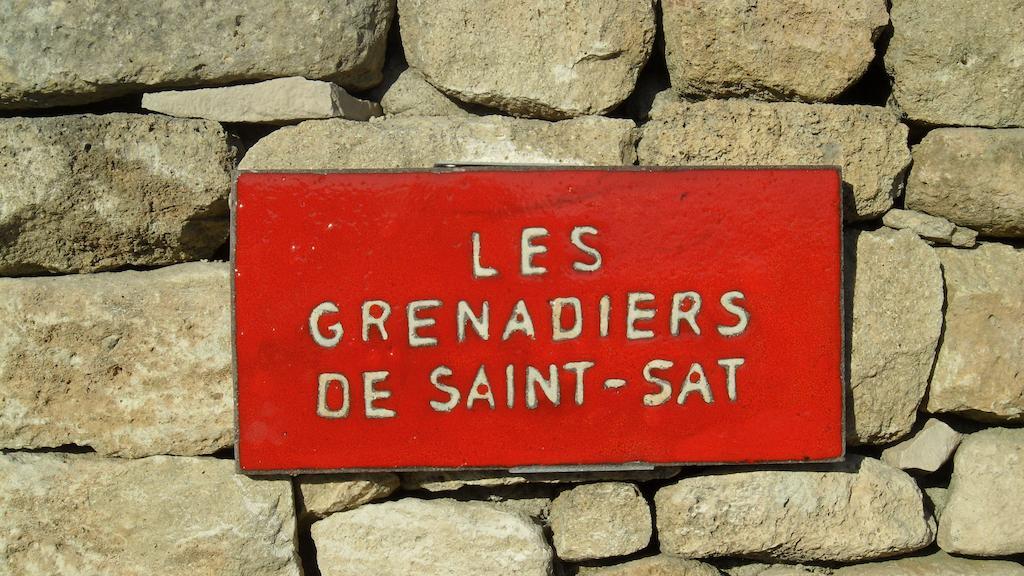 Les Grenadiers De Saint Sat Zewnętrze zdjęcie